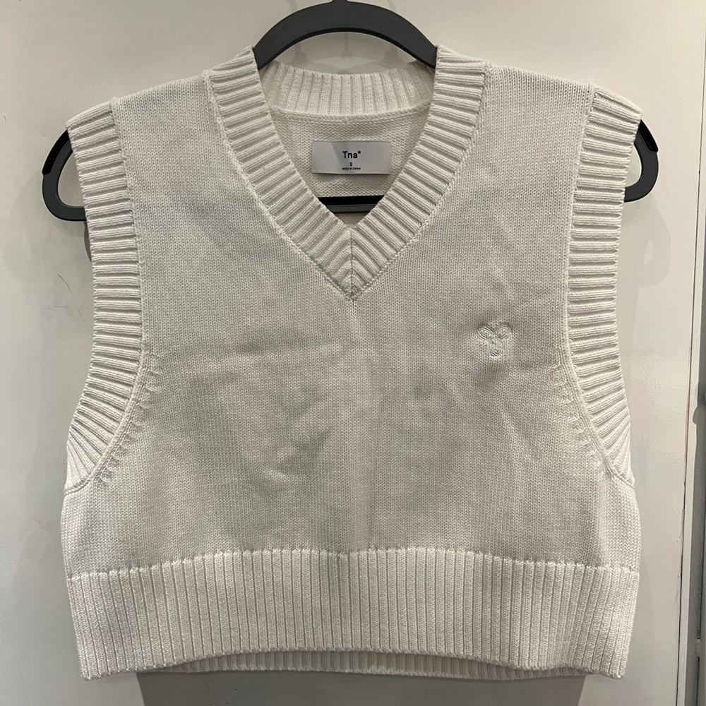 Aritzia TNA Marcy Cropped Vest